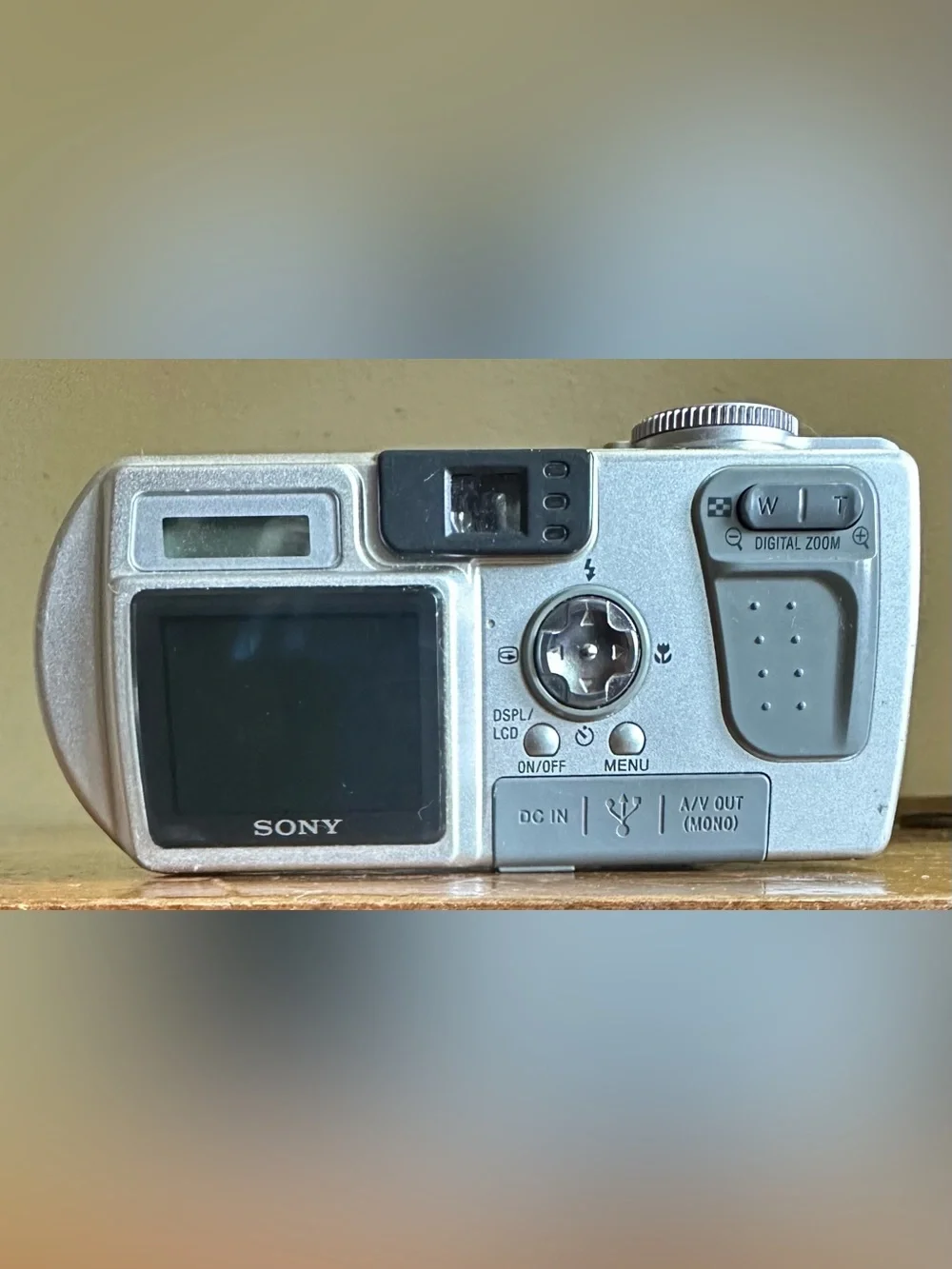 Sony Cyber-shot DSC-P3 MPEGMovieEX 2.8MP 3x Zoom Compact Digital Still Camera